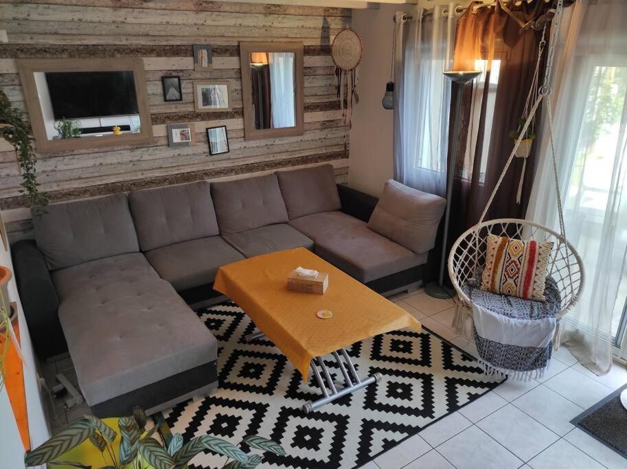 Chaleureuse Maison De Ville Avec Parking Gratuit شينون المظهر الخارجي الصورة